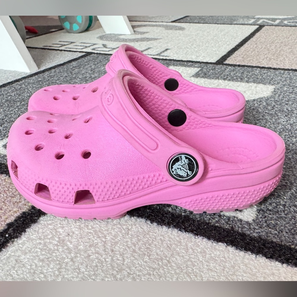 CROCS Kids Vibrant Pink Slippers